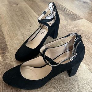 Unisa Women’s Black Shoe Heels Size 7.5